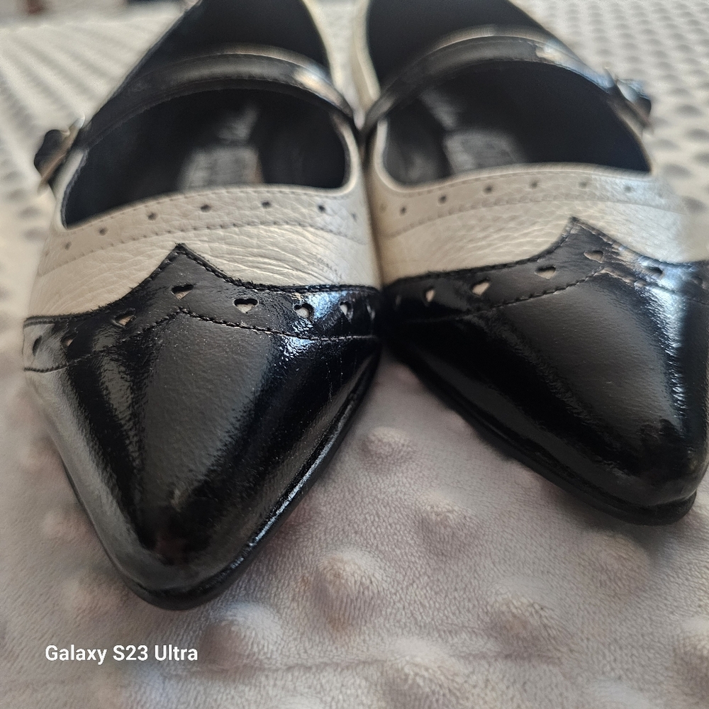 Geniun Leather Black and Beige Women's Flat Shoes - Picture 7 of 11